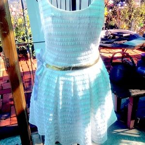 Skater Winter White GUESS Ruffle Tennis Dress Style w 90’s Gold Mesh Belt SZ 4